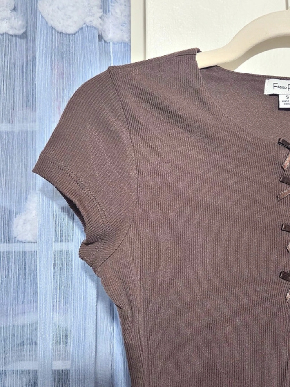 Faded Rose Ribbed Bow Tee - Picture 3 of 9